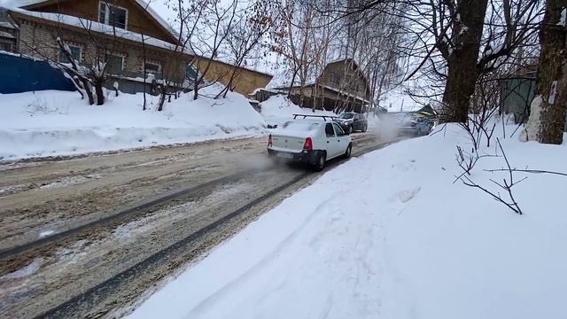 Как ЗАЕХАТЬ в ГОРУ в ГОЛОЛЕД? Зима подкинула людям очередную причину для пробки смотреть онлайн