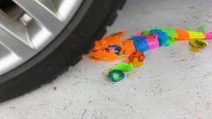 Эксперимент: автомобильное колесо против предметов.