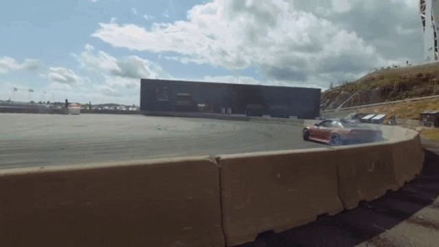 Giraffe_Squad_-_Wait_For_Me смотреть онлайн