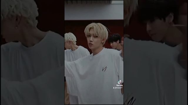 STREY KIDS смотреть онлайн