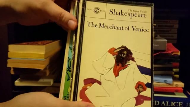 2016 Classics and Old Books Bookshelf Tour смотреть онлайн