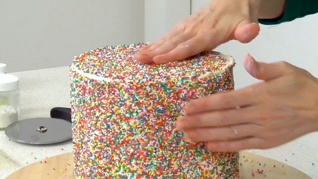 Rainbow Cake Tutorial - CAKE STYLE
