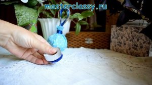 Как сделать елочный шар? Декоративный шар на елочку из бумаги и ткани. Подробный видео урок