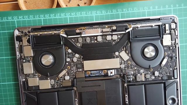 A1706 MacBook Pro with TouchBar 13 Cracked LCD Screen Panel смотреть онлайн
