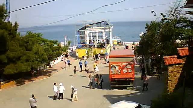 веб камера  Алушта   Набережная   праздник  день детей смотреть онлайн