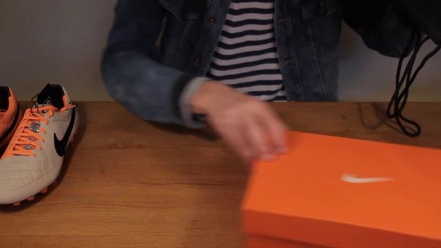 NIKE Tiempo Legend V - Unboxing смотреть онлайн