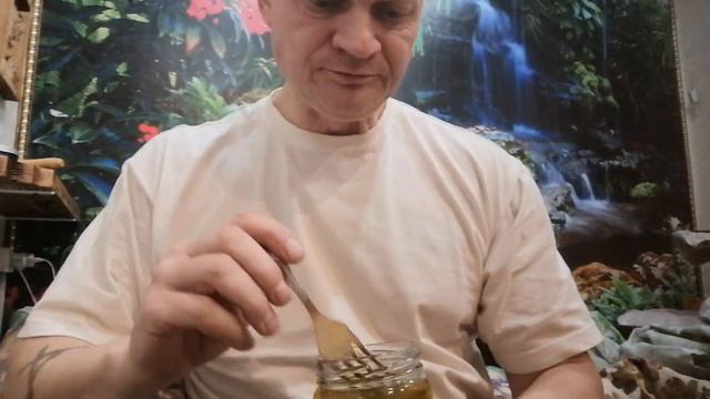 пробую перец халапенью