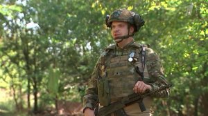 Российским бойцам вручили награды прямо на передовой