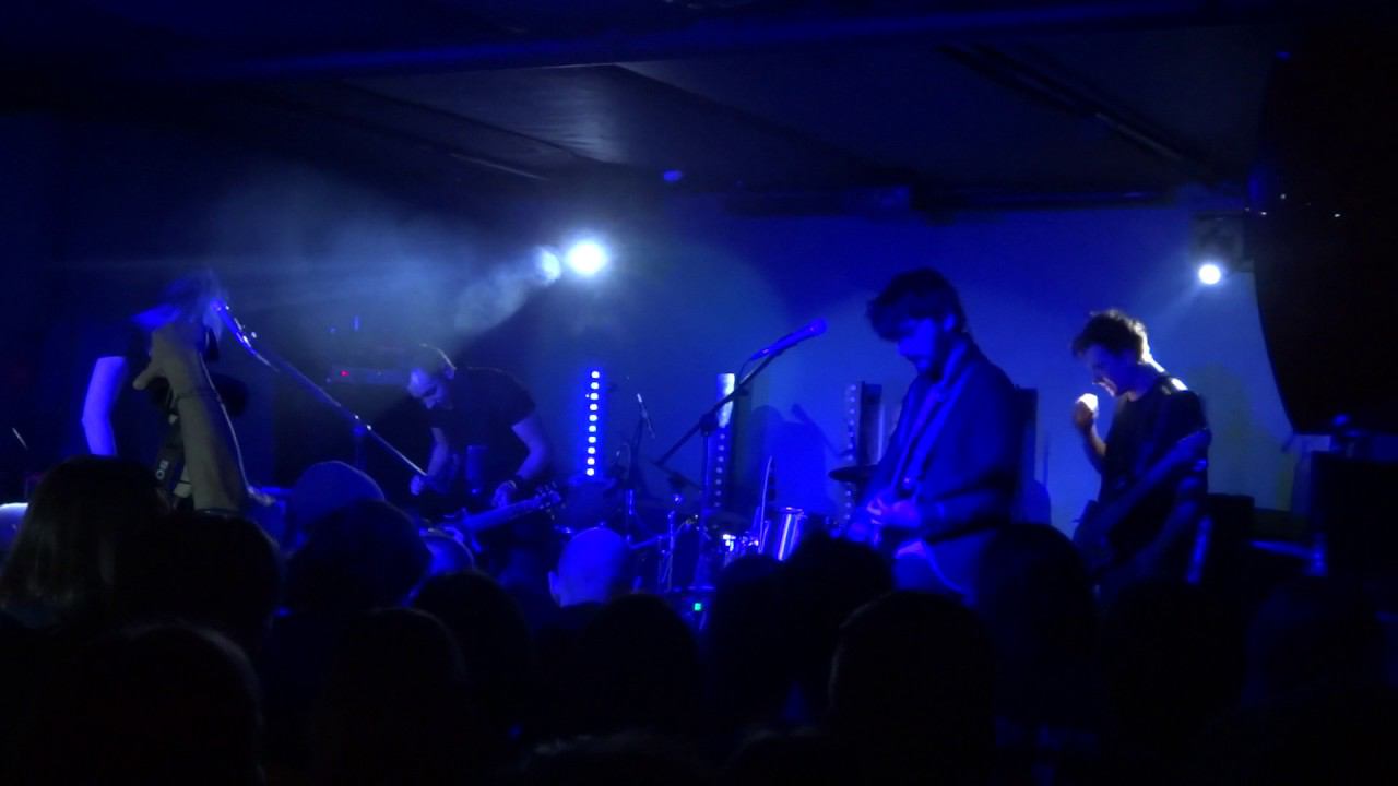 Les Discrets - Au Creux de l'hiver (live in Moscow) смотреть онлайн