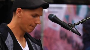 An Unexpected Busker's Performance