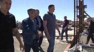 Денис Семенов проверил ход строительства школы в Павловском Посаде