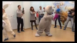 Праздничная выписка с ростовыми куклами