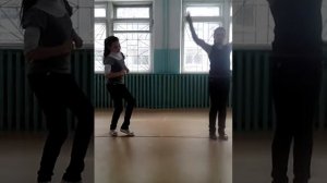 Школьные танцы.