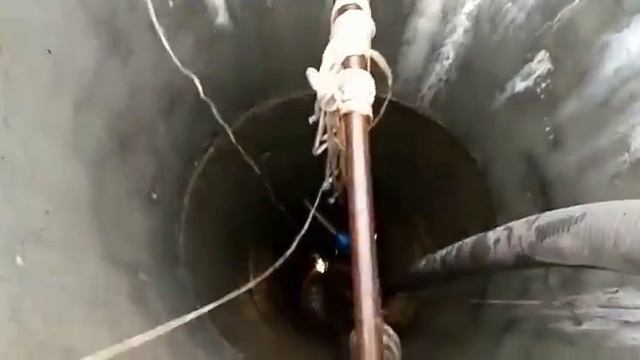 Чистка колодца д. Нижнее Атыково Батыревского района Чувашской Республики, 12.11.2017 г. смотреть онлайн