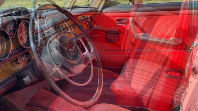 1967 Mercedes-Benz 250 SE Sedan смотреть онлайн