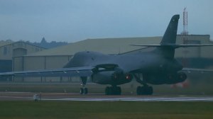 Watch the Jaw-Dropping Moment This B1 Bomber Lancer Takes Flight!