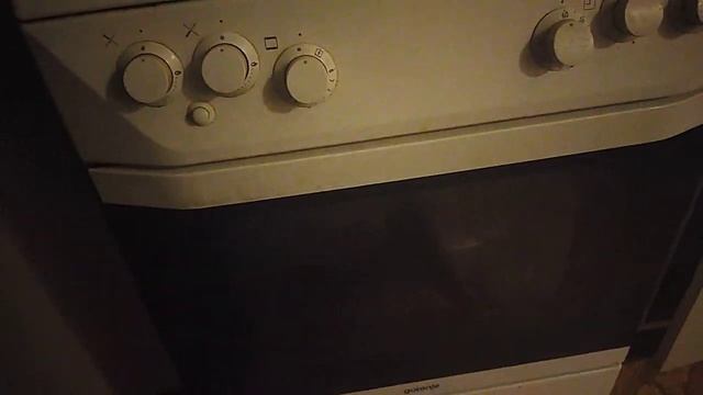 У МЕНЯ ВЗОРВАЛАСЬ ЛЮСТРА смотреть онлайн