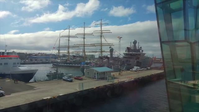 «Крузенштерн» протаранил два корабля береговой охраны Исландии