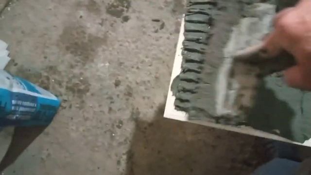 Как клеить плитку, основные моменты. смотреть онлайн