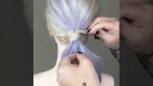 Как скрыть резинку для волос???