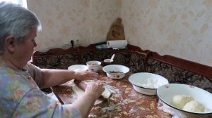 ДОМАШНИЕ РУЛЕТЫ С ИЗЮМОМ И ОРЕХАМИ. ГОТОВИМ БЫСТРО И ВКУСНО.