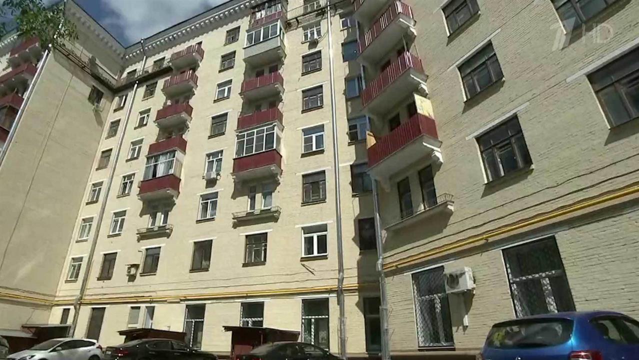 В Подмосковье "черные риелторы" полтора месяца уде...ребуя написать доверенность на продажу квартиры