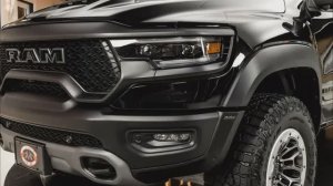 Полноразмерный, спортивный пикап - Dodge Ram 1500 TRX 2022 года