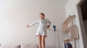 учимся танцевать танец уэнсдей