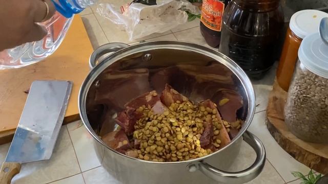 Домик в горах. Готовлю чечевичный суп с копчеными ребрышками! Прогулка. смотреть онлайн