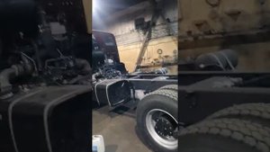 Первый запуск двигателя после кап ремонта КАМАЗ 6520 шасси, и обкатываем.