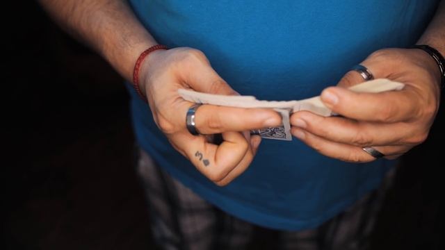 LEARN TO CONTROL A CARD ANYWHERE!! Hofzinser Spread Cull Tutorial смотреть онлайн