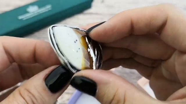 Серьги Асимметрия ?хризоколла,чароит? украшения с яшмой
