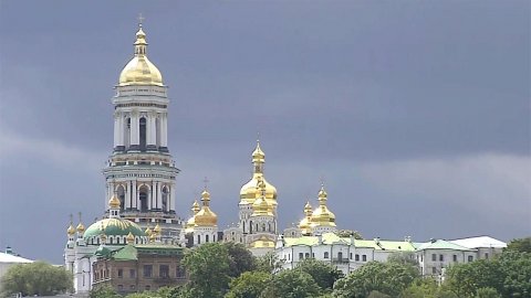 Монахов Украинской православной церкви обязали покинуть Киево-Печерскую лавру в течение трех дней