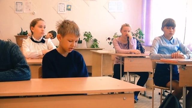 Приколы про школу: 5 ТИПИЧНЫХ фраз учителей в буквальном понимании