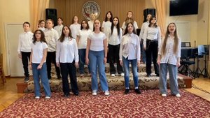"Звёзды в рюкзаках" В. Синенко - исполн. эстрадный вокальный ансамбль/руководитель Обручкова Е.Г.