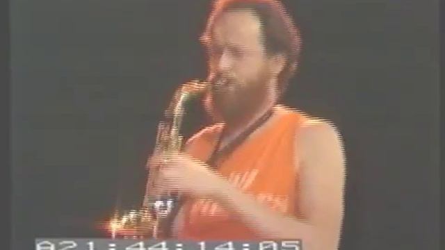 Itchy Fingers play "Academicians" смотреть онлайн