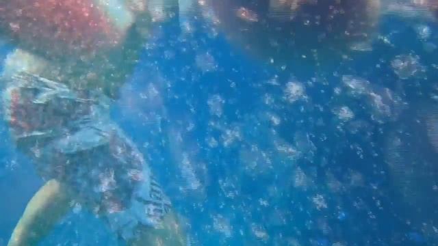 Глубоко под водой смотреть онлайн