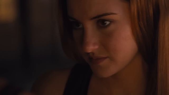 Дивергент. Поцелуй Трис и Фора смотреть онлайн