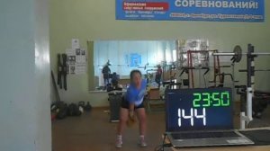 Гиревой спорт. Полу марафон Юшина Софья 2012 года. упражнение рывок одной гири 30 минут.