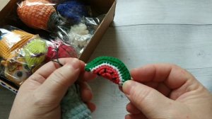 Новые игрушки и новая для меня пряжа.