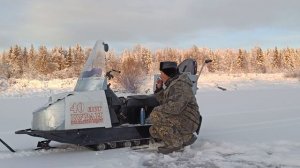 Будни Олега. На зимней рыбалке. Снегоход Буран. Природа.