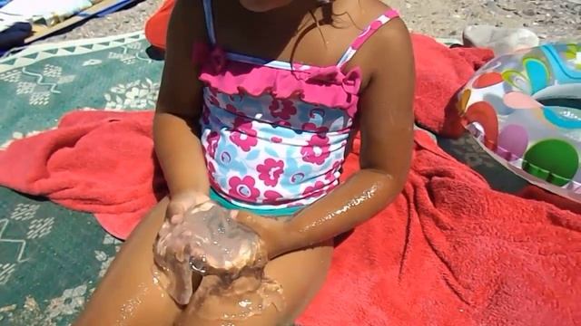 ☼ МУМБА-ЮМБА, РУСАЛКА И МЕДУЗЫ НА ПЛЯЖЕ ☼ ЧЕРНОЕ МОРЕ, ГЕЛЕНДЖИК 2016  День #9 смотреть онлайн