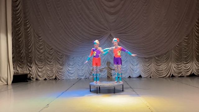 Акробатический дуэт "Анютины глазки" смотреть онлайн