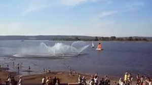 Танцующий фонтан на реке Кама в городе Нижнекамске