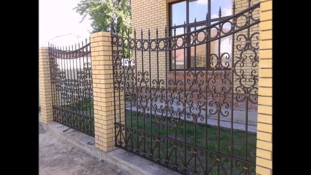 Заборы и ограждения с элементами художественной ковки