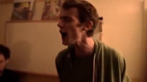 У парня крутой голос