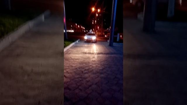 Парковка такси сити мобил на тротуаре