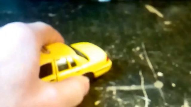 Welly 1999 Ford Crown Victoria Taxi ? смотреть онлайн