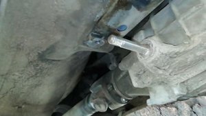 СЛОМАЛАСЬ ШПИЛЬКА КУЗОВА ?! СУПЕР СПОСОБ БЕЗ СВАРКИ. Ремонт нива Шевроле своими руками