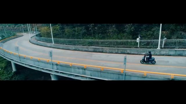 Электроскутер Ecooter E2 (Promo Video) смотреть онлайн